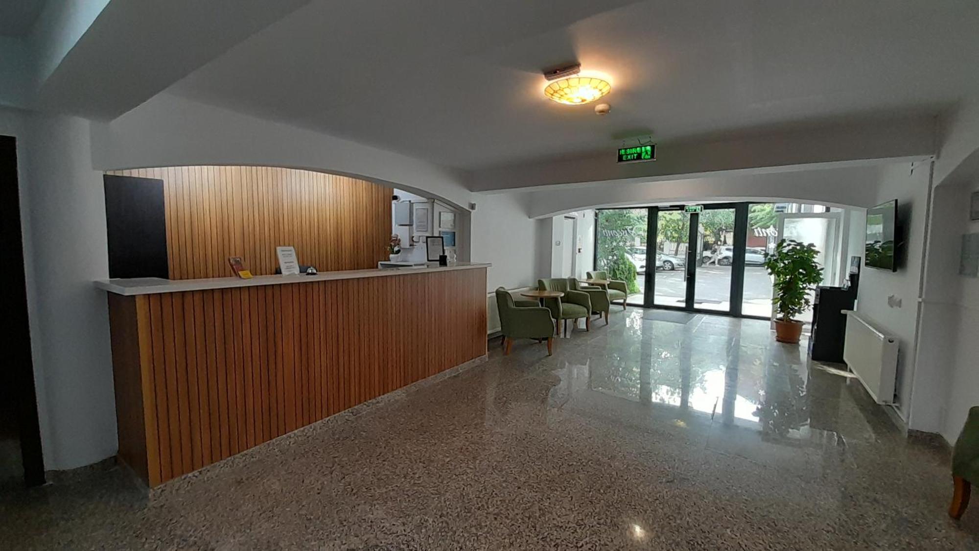 Hotel Visconti Militari Bukarest Exterior foto